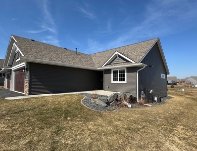This like-new Kennedy model twin home in the Moon Lake - photo 32