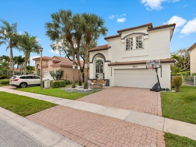 Beautiful, completely updated waterfront two-story home offering - photo 4