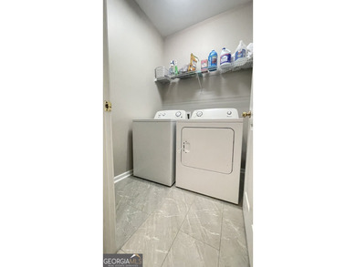 Stately Brick Townhouse (2 Car Garage End-Unit) in Sought-After - photo 48