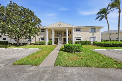 (private lake, pond, coastal) Condo For Sale in Vero Beach Florida