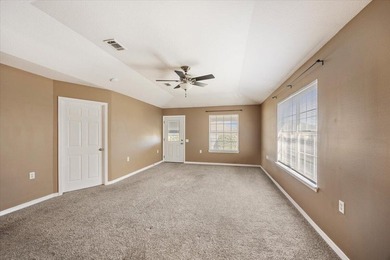 Welcome to this inviting and well-maintained Shadow Lakes patio - photo 5