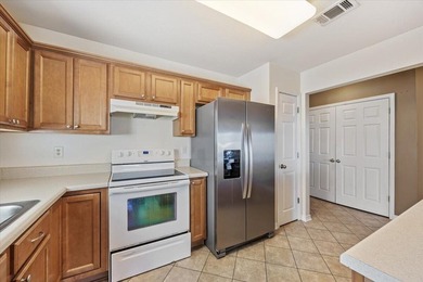 Welcome to this inviting and well-maintained Shadow Lakes patio - photo 10
