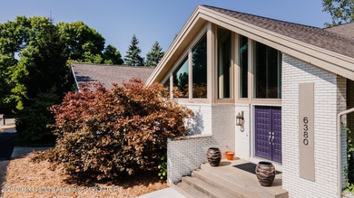 Whitehill's Lakes' newest offering! One of a kind Contemporary - photo 4