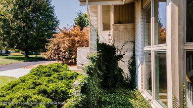 Whitehill's Lakes' newest offering! One of a kind Contemporary - photo 6