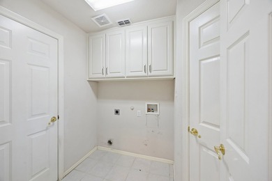 Located in the gated community of Lakeside Village, this - photo 10