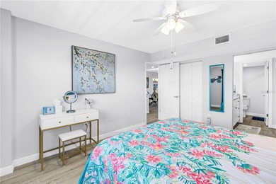 Welcome to your waterfront retreat in the highly sought-after - photo 31
