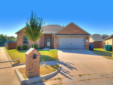 (private lake, pond, creek) Home For Sale in Yukon Oklahoma