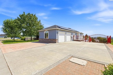 MLS# 294551 This well-maintained home is ideal for - photo 2