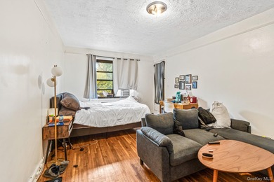 *Welcome to this spacious 2nd-floor Studio apartment , a true - photo 4