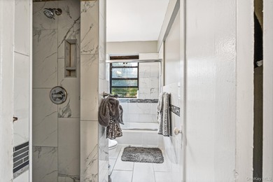 *Welcome to this spacious 2nd-floor Studio apartment , a true - photo 7