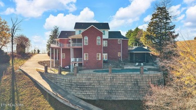 Set along the shores of Douglas Lake, this stunning lakefront - photo 48