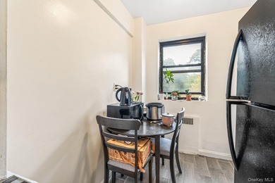 *Welcome to this spacious 2nd-floor Studio apartment , a true - photo 10