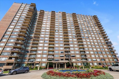 East River Home Sale Pending in Beechhurst New York