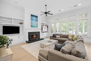 This lakefront Low Country Cottage is designed for comfort and - photo 13