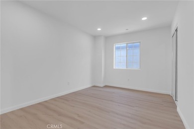 This well-maintained duplex offers two units under one roof - photo 17