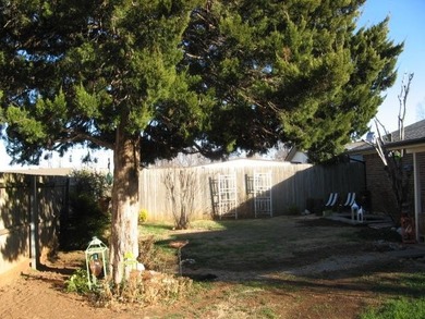 A great home in a great neighborhood. 3 bedrooms, 2 baths, 2car