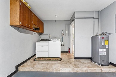 Welcome to this beautifully maintained 2-bedroom, 2-bath home - photo 23