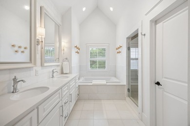 This lakefront Low Country Cottage is designed for comfort and - photo 27