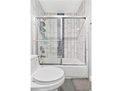 This well-maintained duplex offers two units under one roof - photo 30