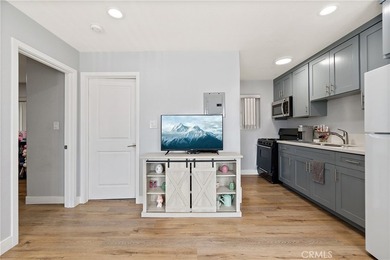 This well-maintained duplex offers two units under one roof - photo 32