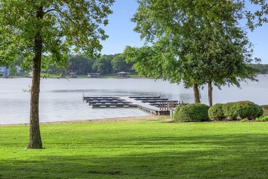 This lakefront Low Country Cottage is designed for comfort and - photo 37