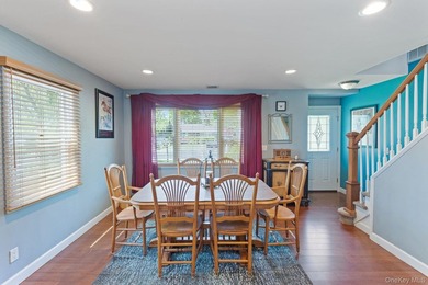 Beautifully maintained expanded Cape in Bay Shore offering 4 - photo 3
