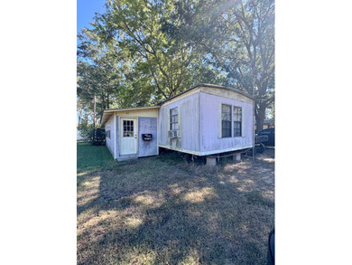 Lake Home For Sale in Many, Louisiana
