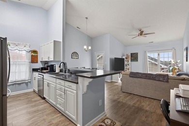 Welcome to effortless living in the heart of Owensboro. This - photo 2
