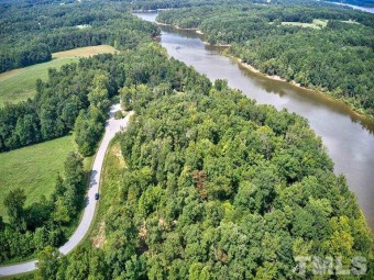 LAKE LOT in the Tatonka Ridge community.This lot offers a gentle - Lake Lot For Sale in Buffalo Junction, Virginia