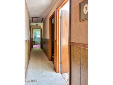 Charming log cottage overlooking Lake George with Lake George - photo 20