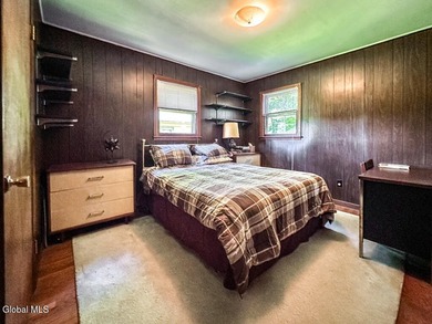 Charming log cottage overlooking Lake George with Lake George - photo 21