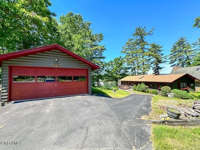 Charming log cottage overlooking Lake George with Lake George - photo 32