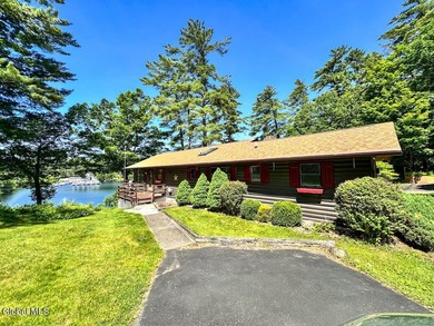 Charming log cottage overlooking Lake George with Lake George - photo 39