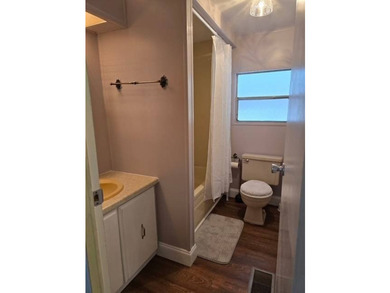 Live on the water ! Lovely screened in porch all year views of - photo 15