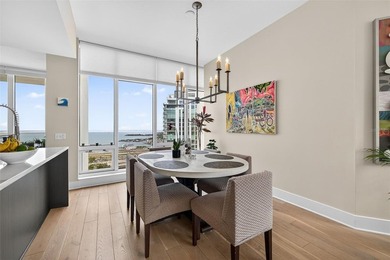 Welcome to Unit 3102, an ultra-rare junior penthouse-one of only - photo 8