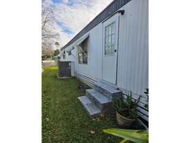 Live on the water ! Lovely screened in porch all year views of - photo 21