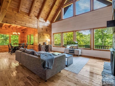 Stunning log cabin in Riverbend at Lake Lure offers mountain - photo 2