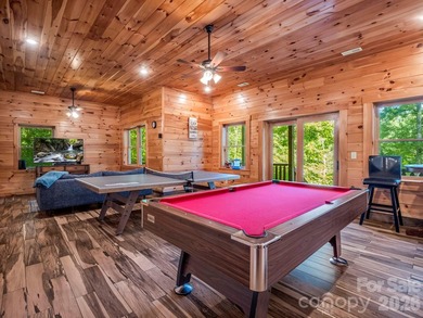 Stunning log cabin in Riverbend at Lake Lure offers mountain - photo 3