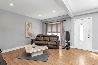 Great opportunity to purchase a 3 BR, 2 full bath Colonial in S - photo 6
