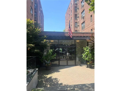 Welcome to this spacious and inviting 1-bedroom co-op located in - photo 1