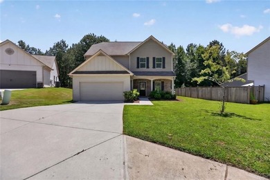 Move-in ready 4 bedroom 2 1/2 bath in Lakeside just in time for - photo 1