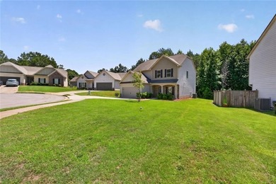Move-in ready 4 bedroom 2 1/2 bath in Lakeside just in time for - photo 2