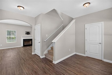 Move-in ready 4 bedroom 2 1/2 bath in Lakeside just in time for - photo 5