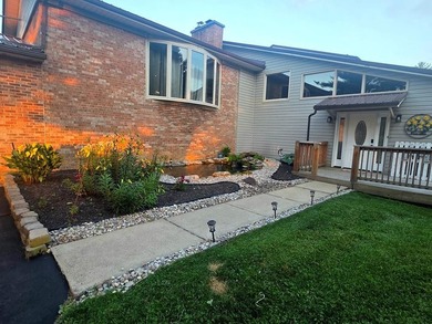 Welcome to this beautiful home in well sought out Grandview! - photo 3