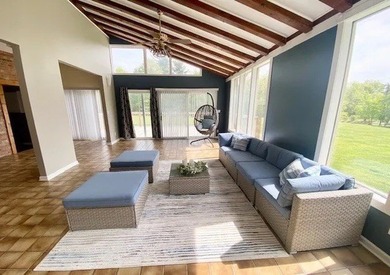 Welcome to this beautiful home in well sought out Grandview! - photo 10