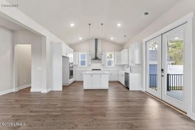 Welcome to the Madison Plan by Hunter Quinn Homes, a stunning - photo 10