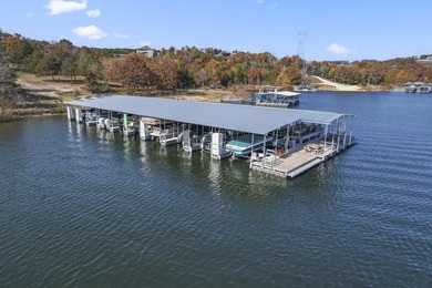 Welcome to an extraordinary lakefront estate in the prestigious - photo 14