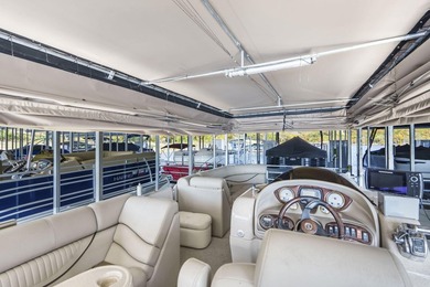 Welcome to an extraordinary lakefront estate in the prestigious - photo 19
