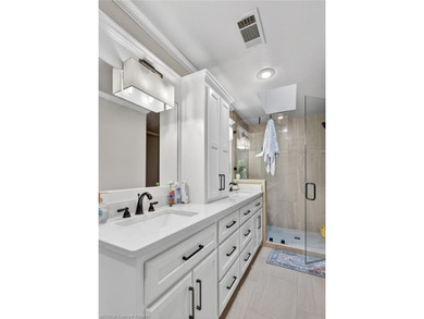 Beautiful & Super Clean 3 Bedroom, 3 1/2 Bath home on 1.46 - photo 25