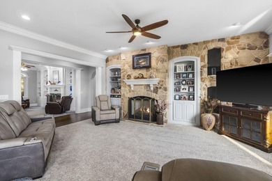 Welcome to an extraordinary lakefront estate in the prestigious - photo 25